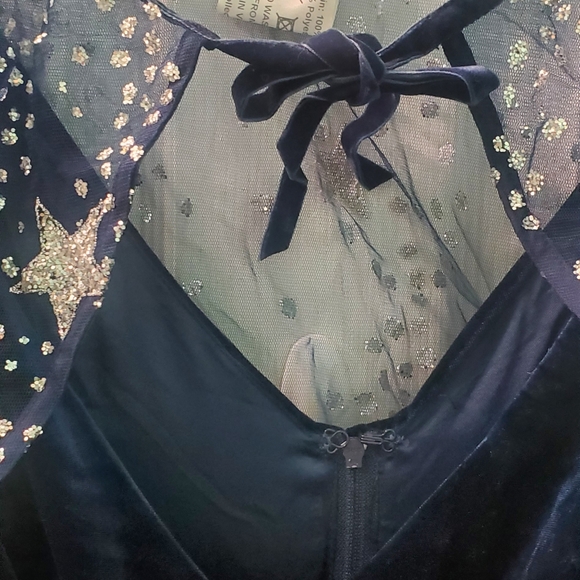 Collectif Stars swing dress with cardigan - Picture 4 of 6